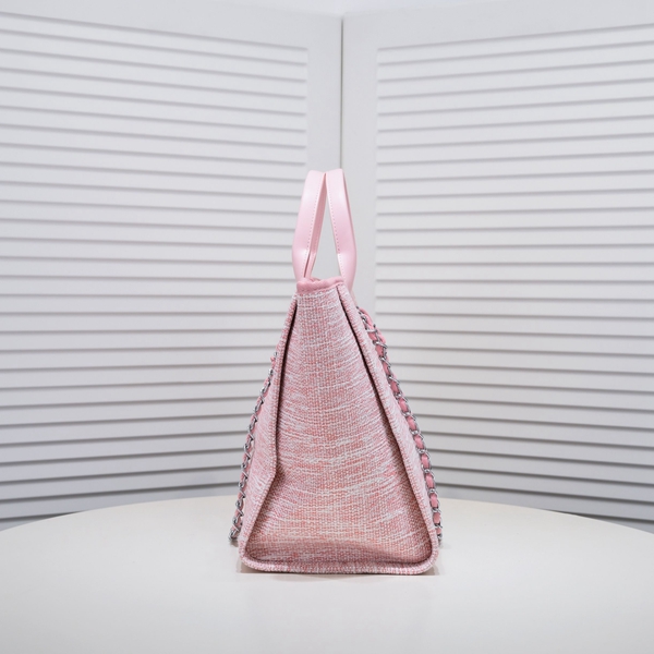 シャネルバッグ背面デザイン